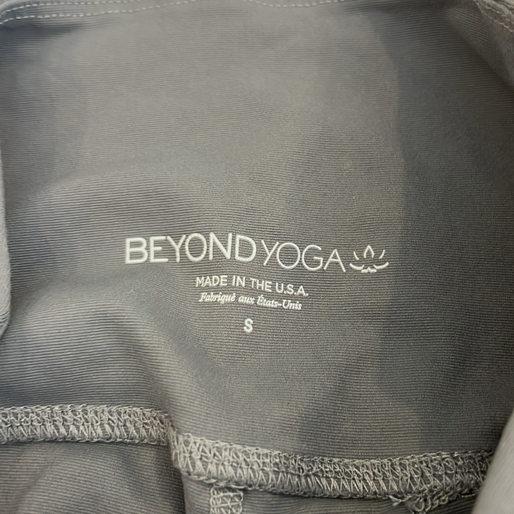 Beyond Yoga Set - Picture 2 of 2